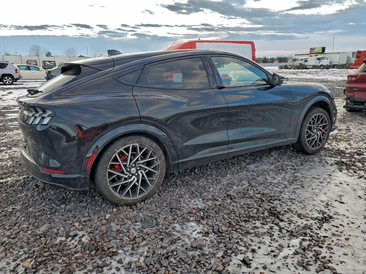 2022 FORD Mustang Mach-E
