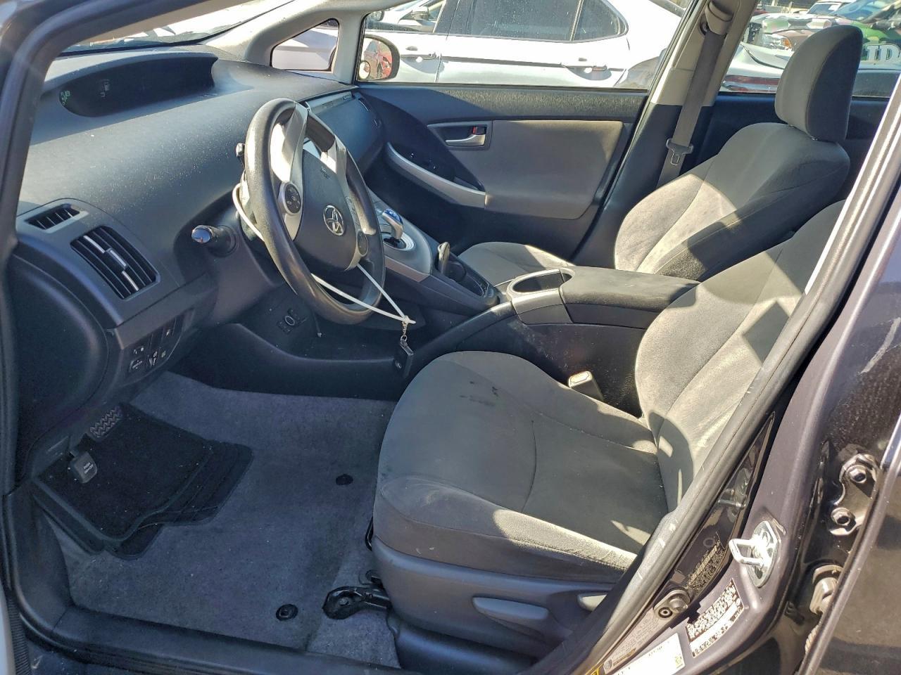 2014 TOYOTA Prius Plug-In