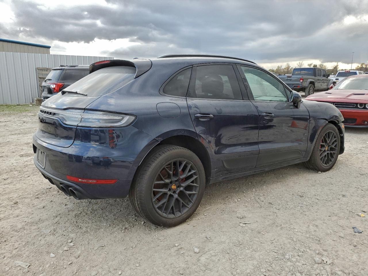 2021 PORSCHE Macan