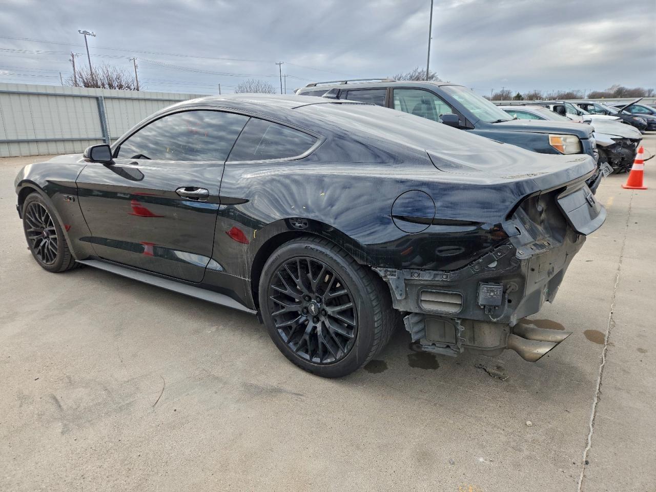 2022 FORD MUSTANG