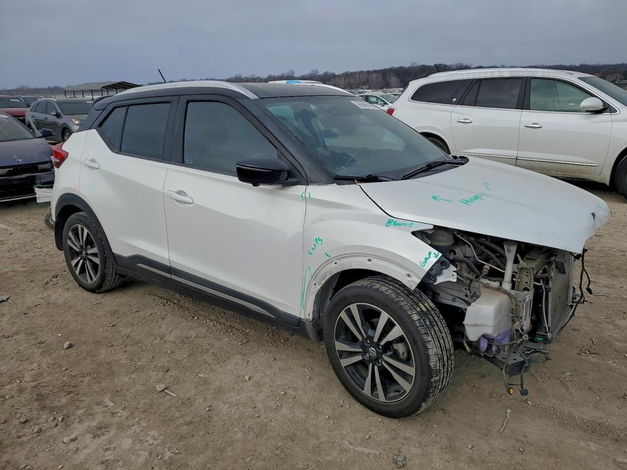 2018 NISSAN KICKS