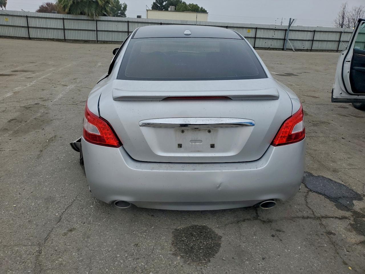 2011 NISSAN Maxima