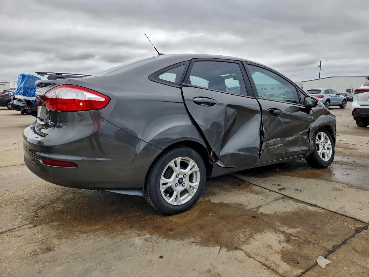 2016 FORD Fiesta