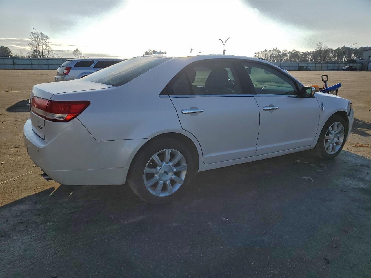 2010 LINCOLN MKZ