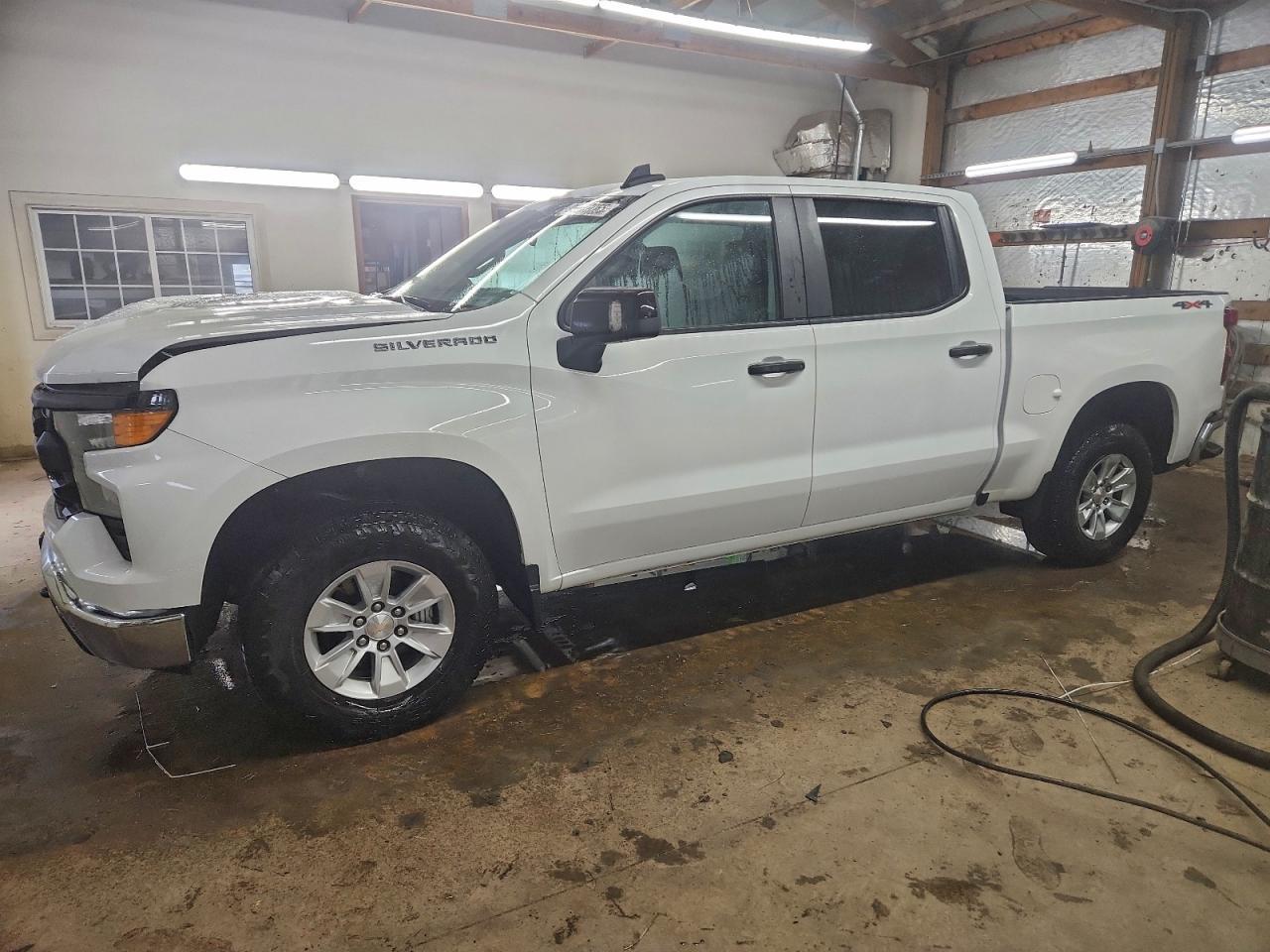 2024 CHEVROLET Silverado