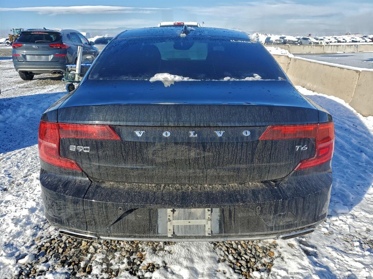 2018 VOLVO S90