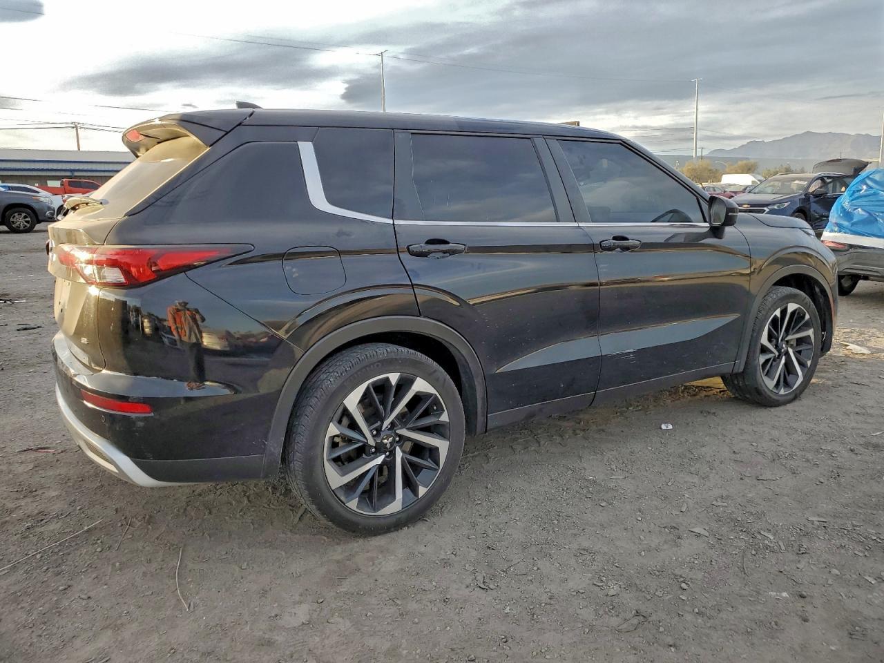 2022 MITSUBISHI outlander