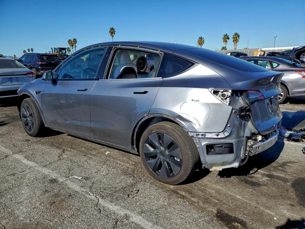 2025 TESLA MODEL Y