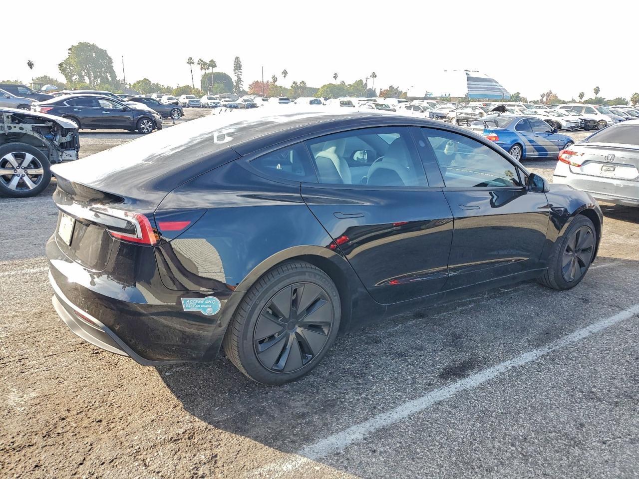 2025 TESLA MODEL 3