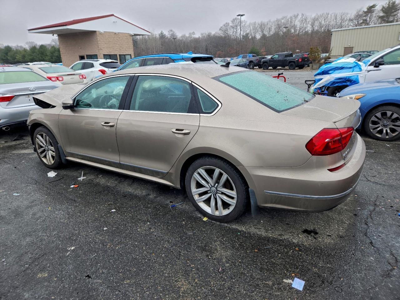2016 VOLKSWAGEN Passat