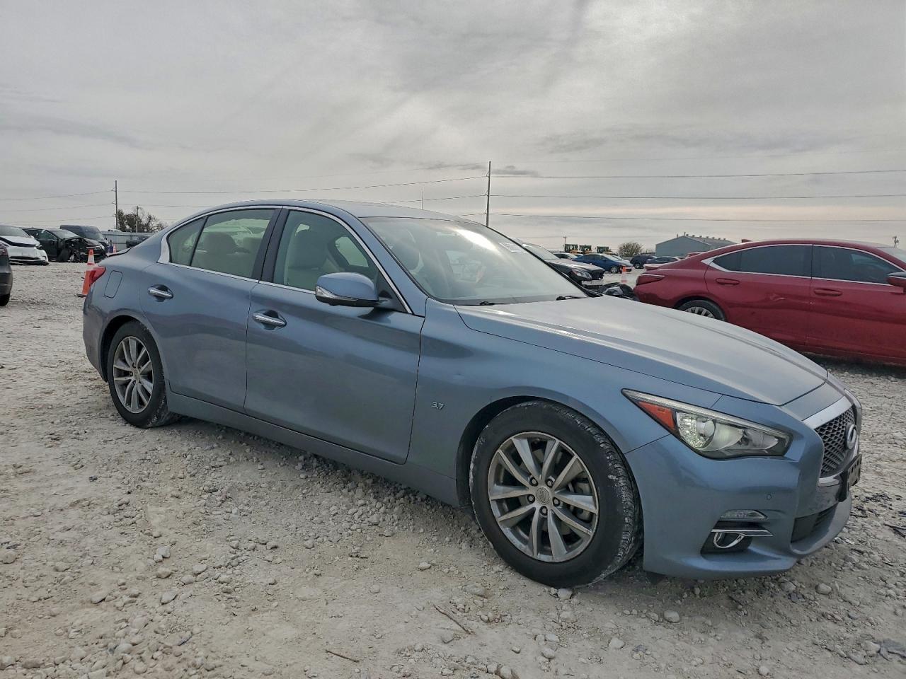 2015 INFINITI Q50