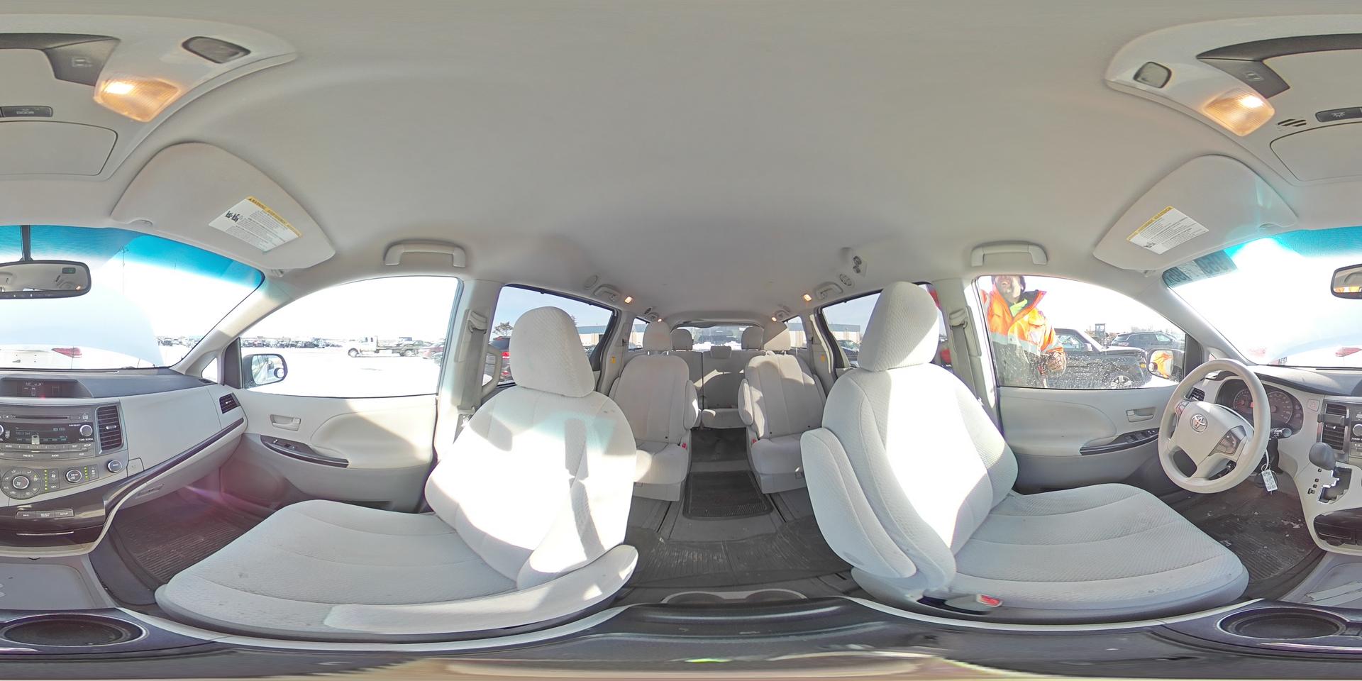 2012 TOYOTA SIENNA