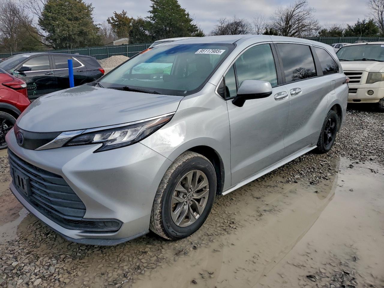 2022 TOYOTA SIENNA