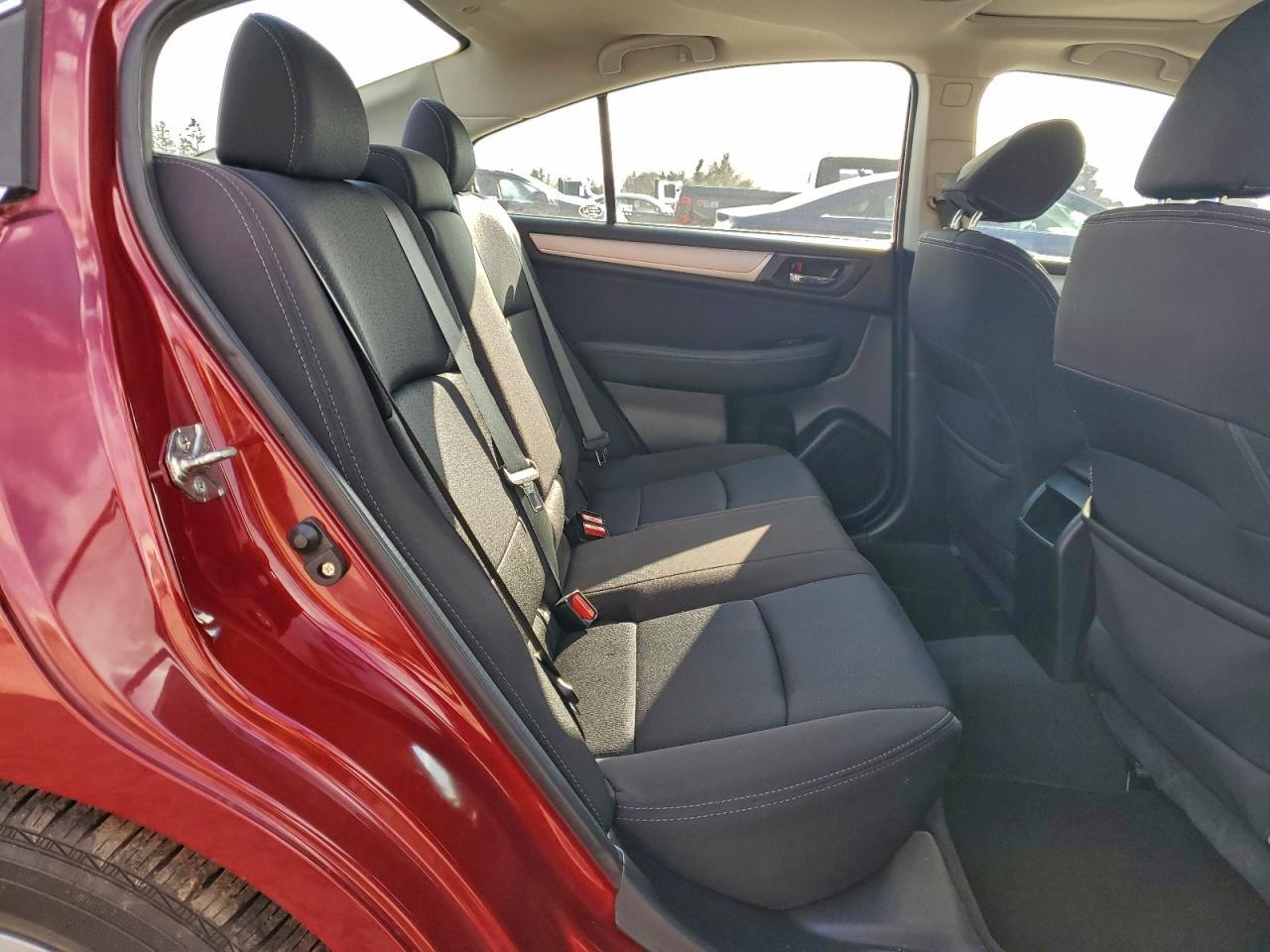 2016 SUBARU Legacy