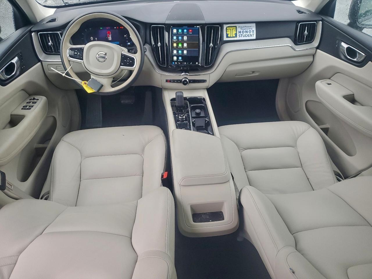 2024 VOLVO XC60