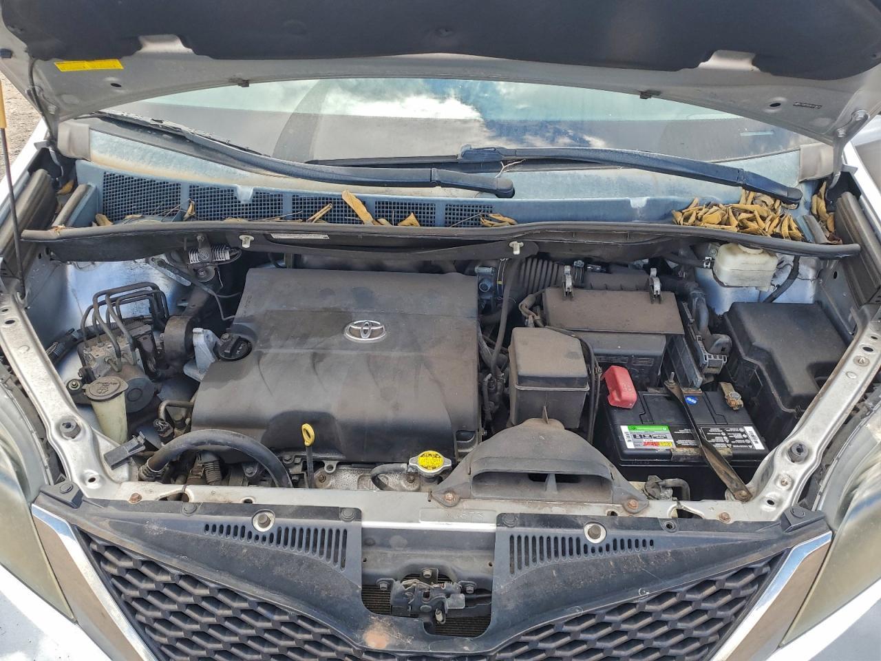 2014 TOYOTA SIENNA