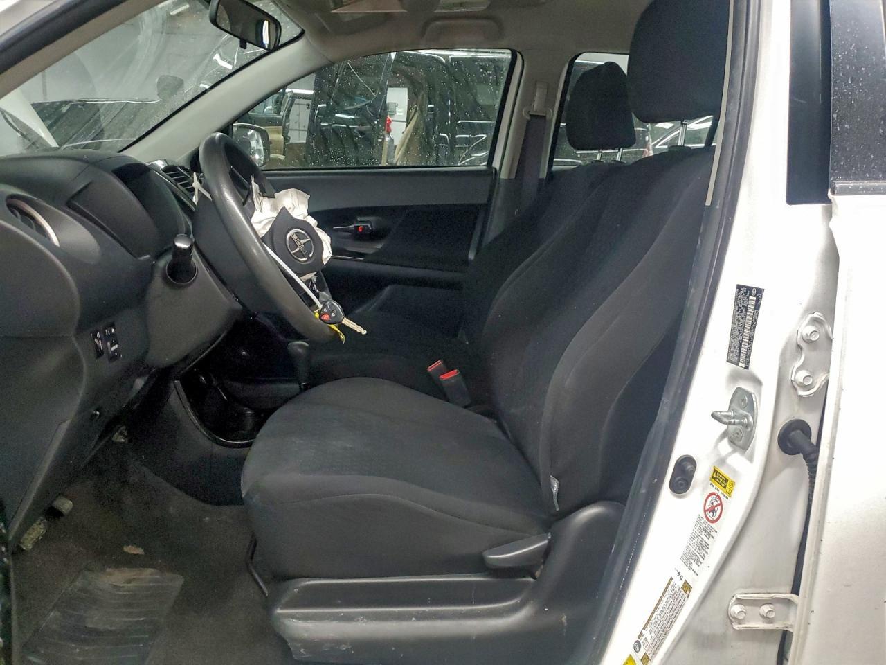 2009 TOYOTA SCION