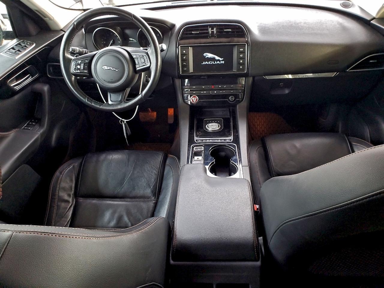 2017 JAGUAR F-Pace