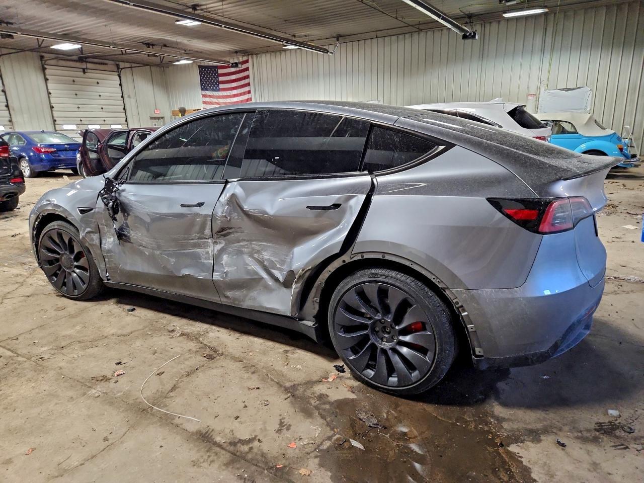 2024 TESLA MODEL Y