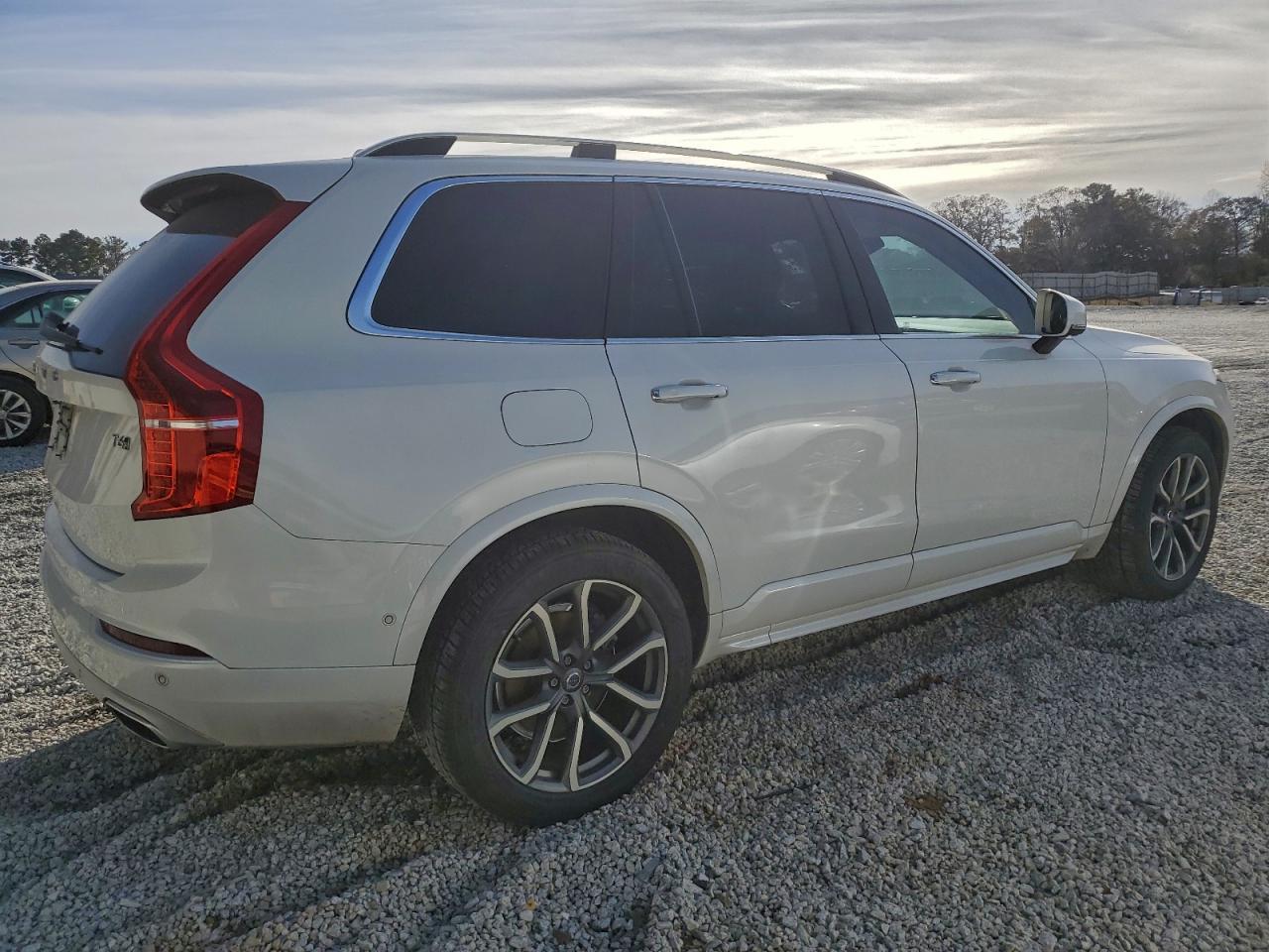 2018 VOLVO XC90