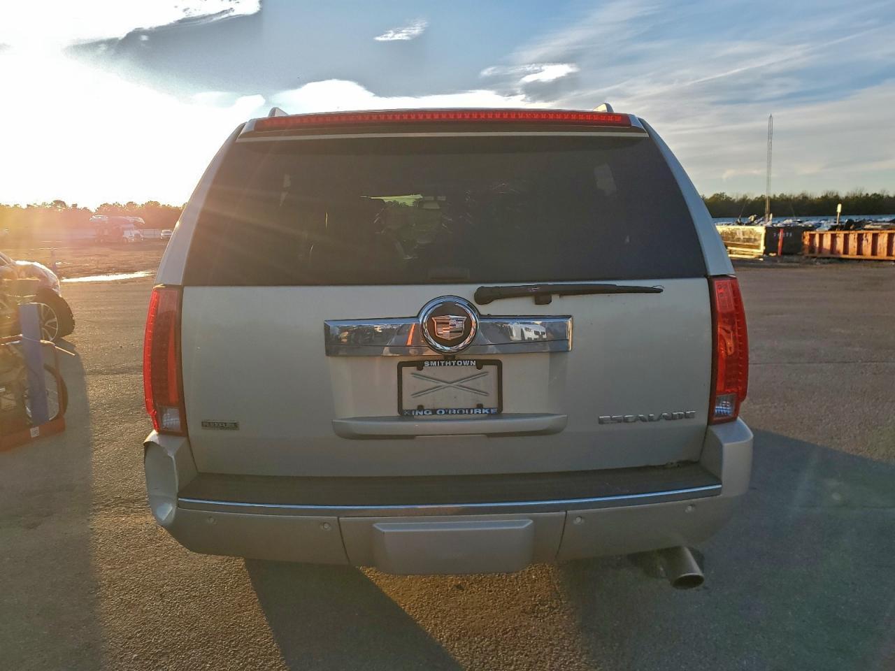 2011 CADILLAC Escalade ESV