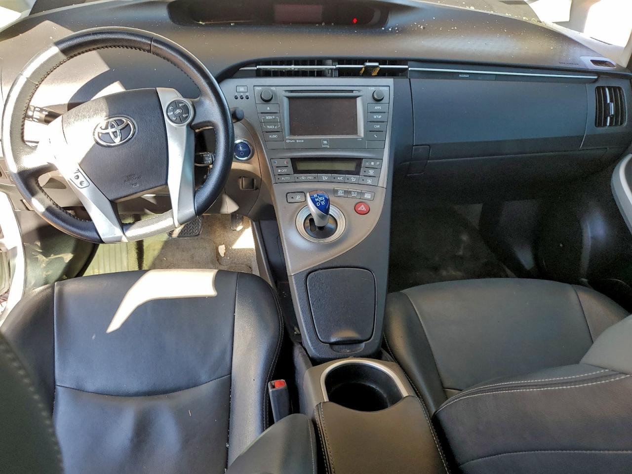 2014 TOYOTA PRIUS