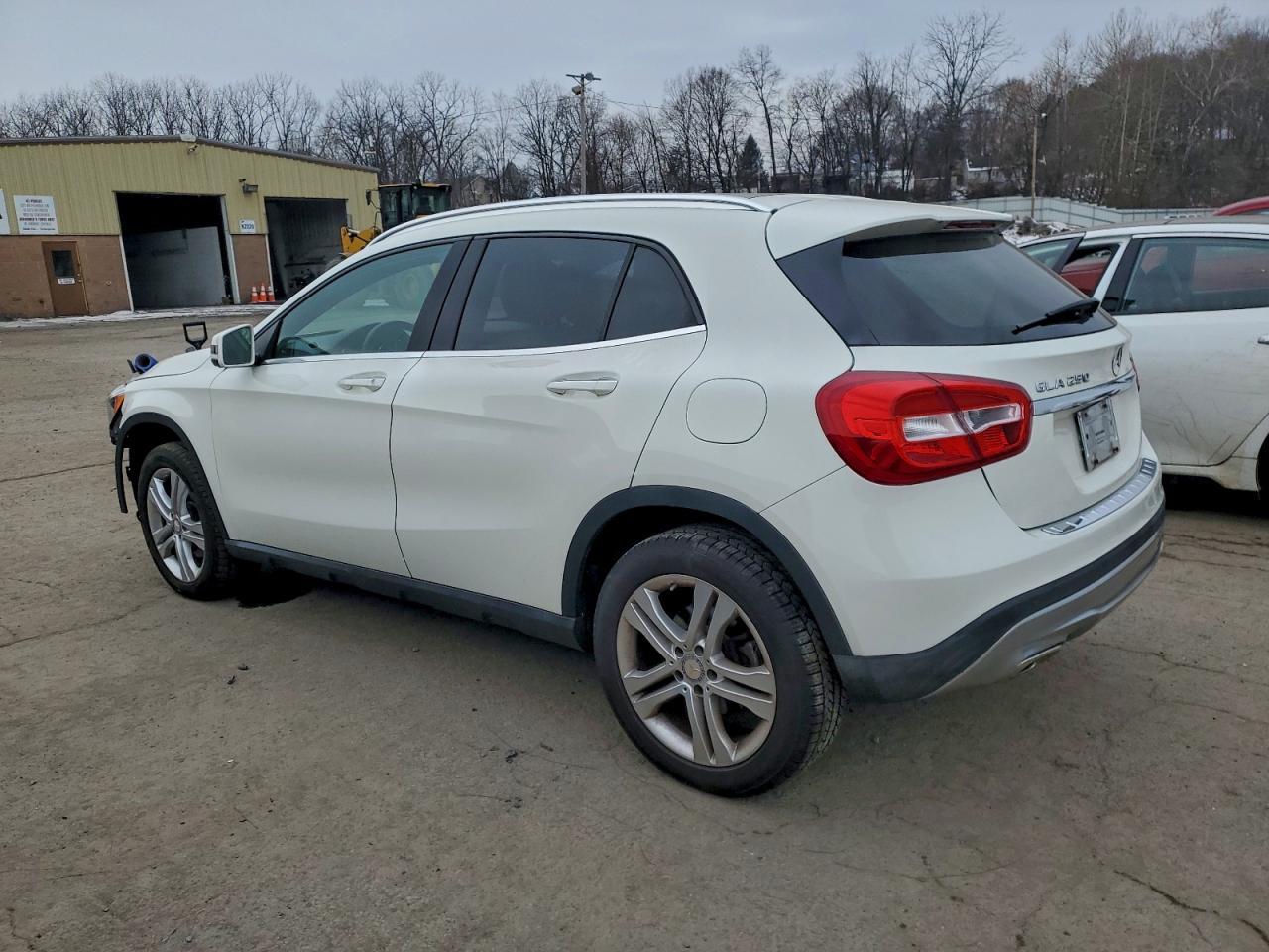 2016 MERCEDES-BENZ GLA-Class