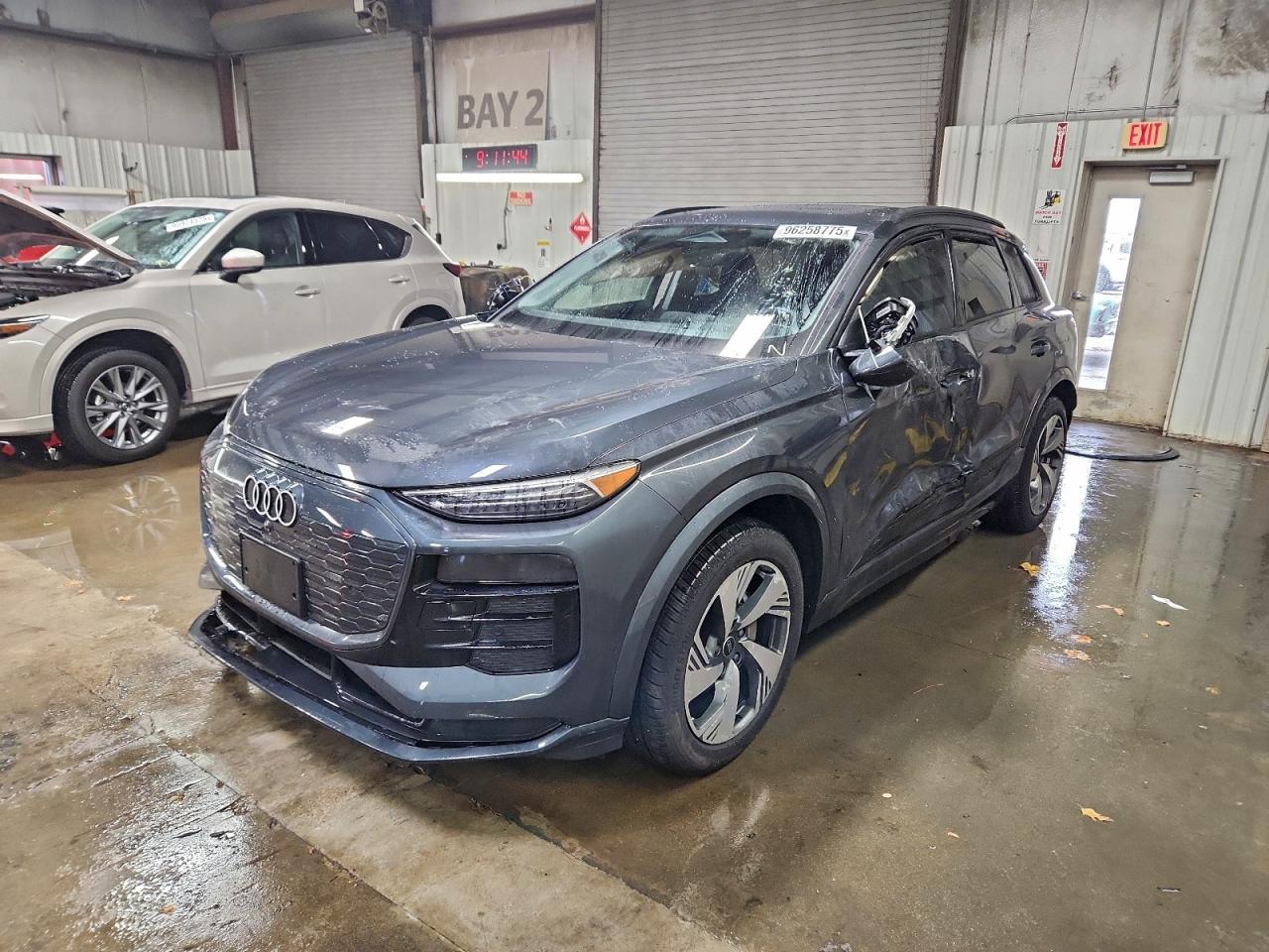 2025 AUDI Q6 e-tron