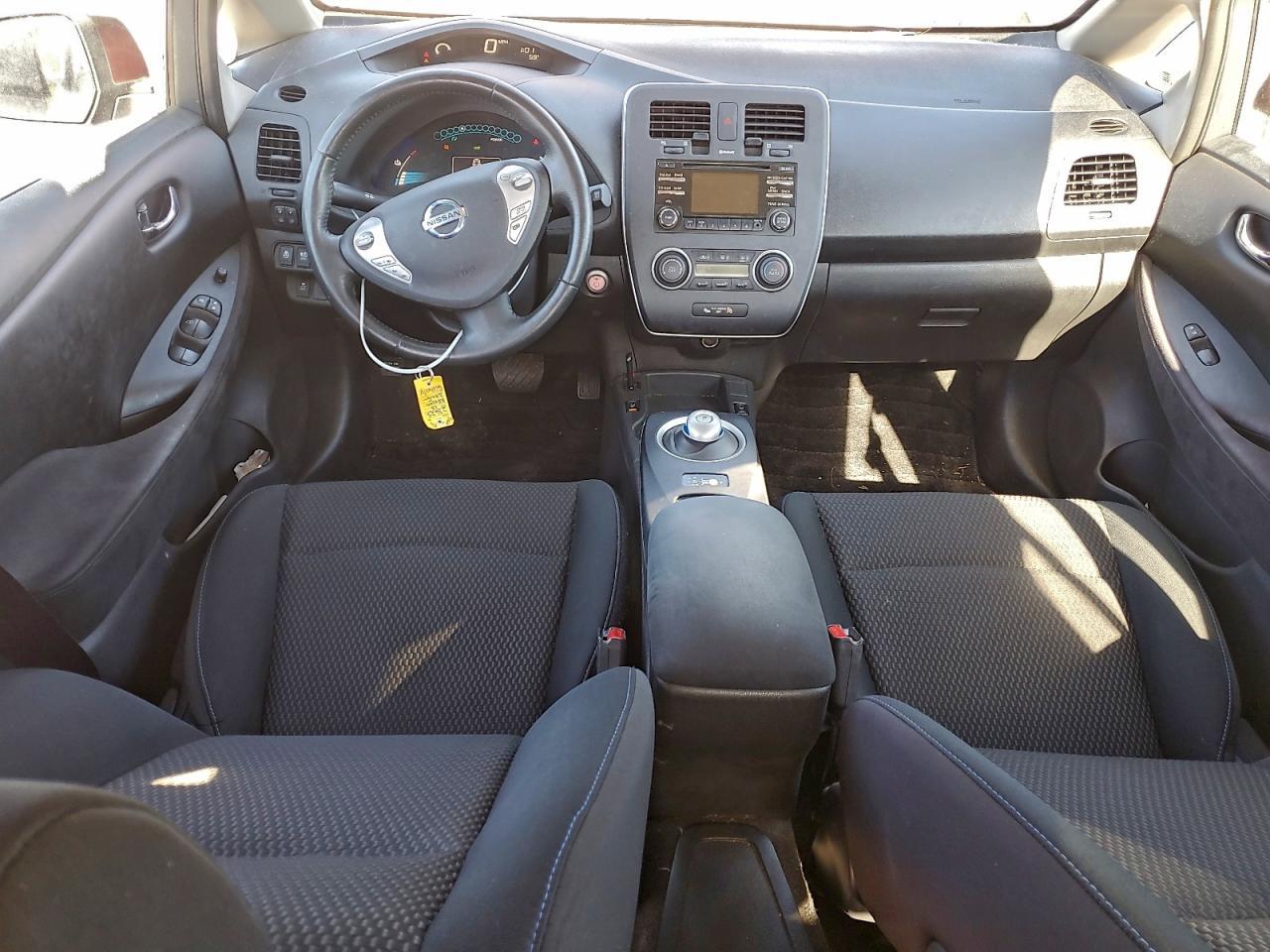 2015 NISSAN LEAF