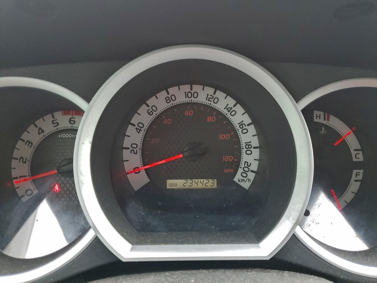 2011 TOYOTA TACOMA