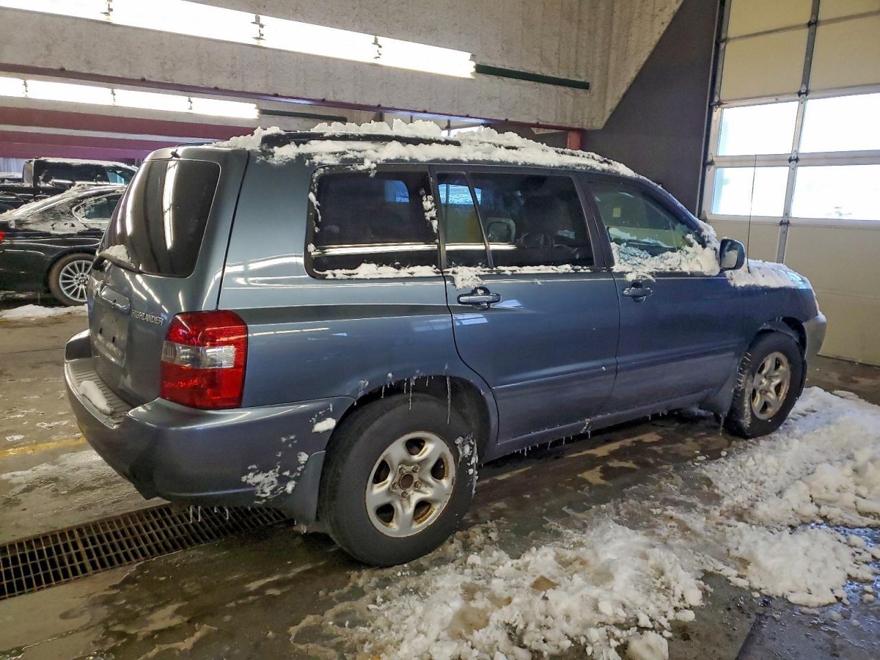 2005 TOYOTA HIGHLANDER