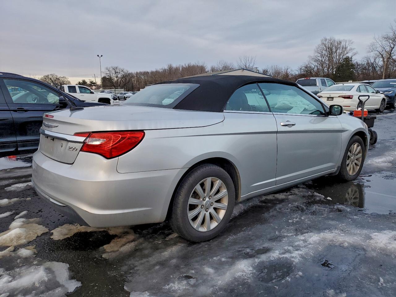 2011 CHRYSLER 200