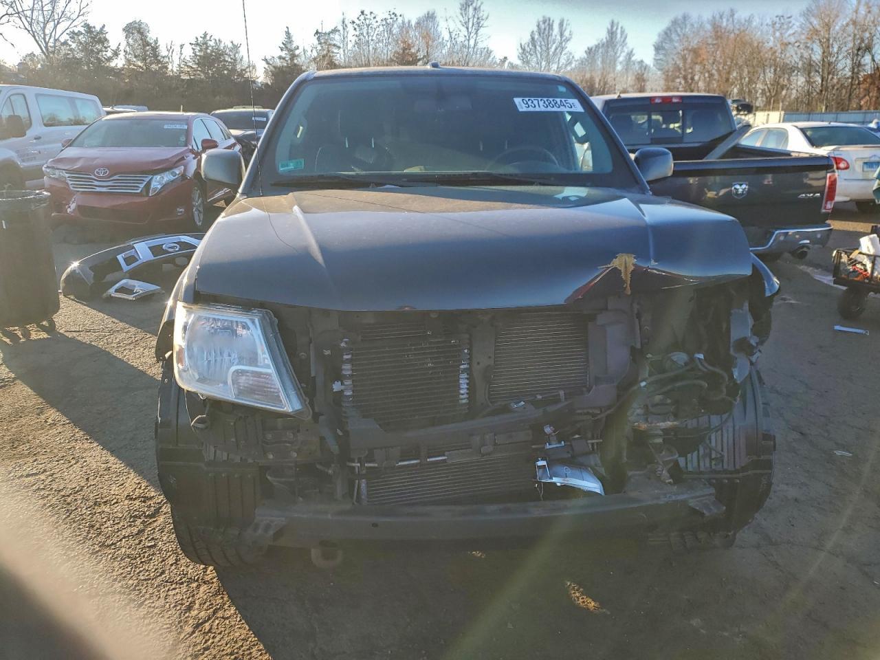 2012 NISSAN Frontier