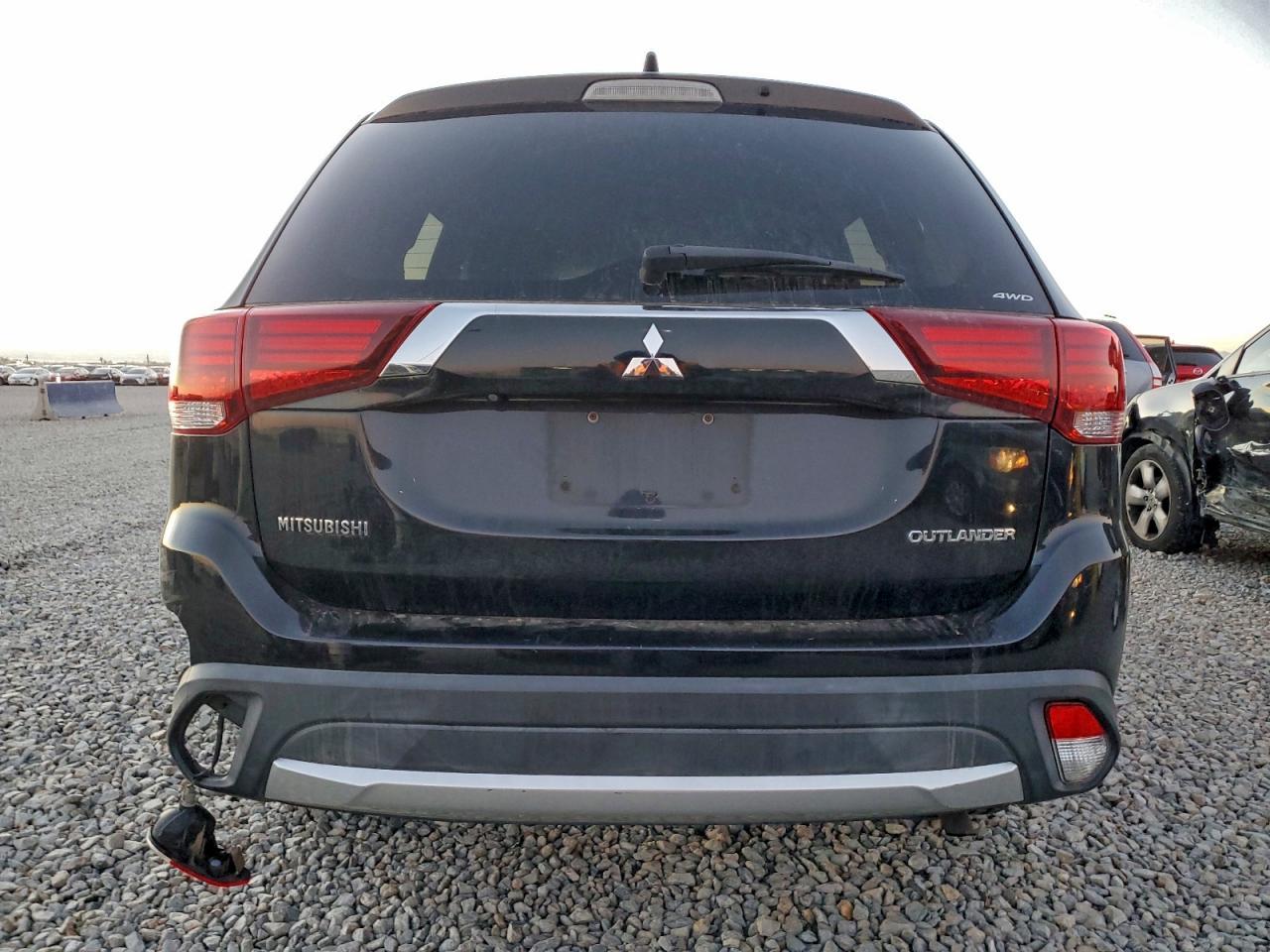 2018 MITSUBISHI outlander