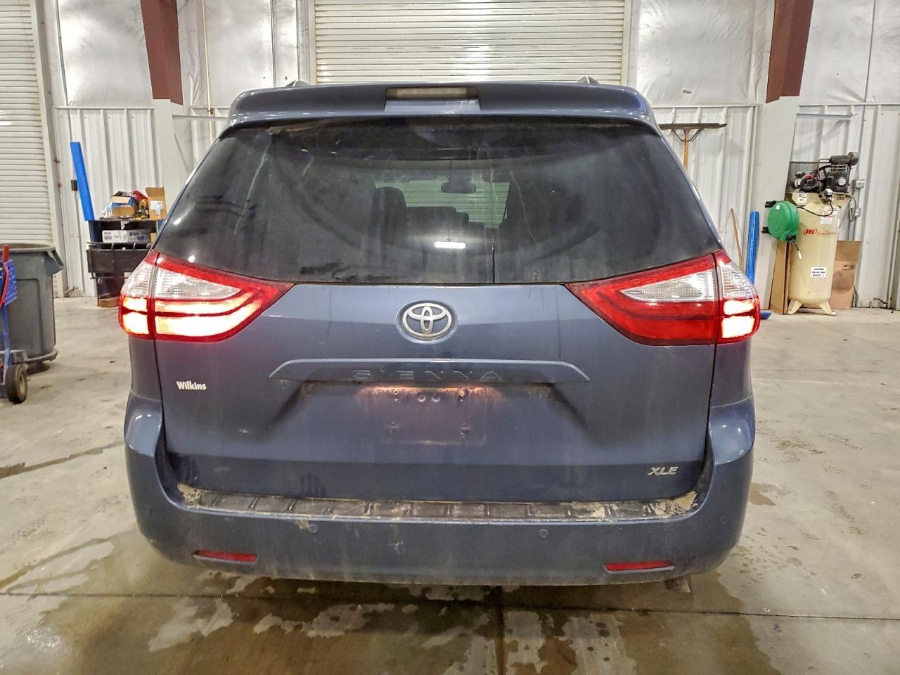 2015 TOYOTA SIENNA