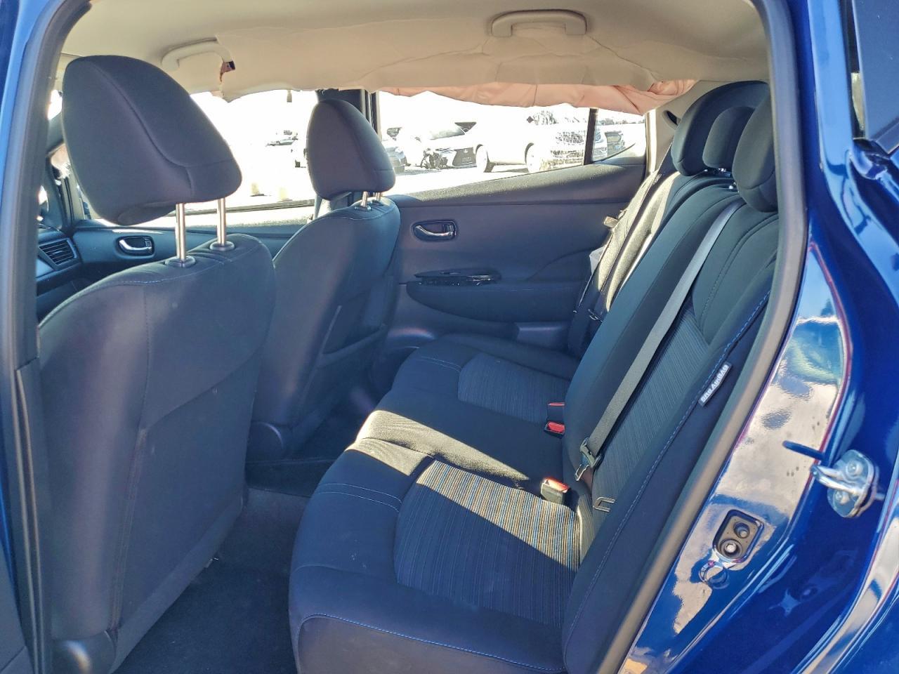 2025 NISSAN LEAF