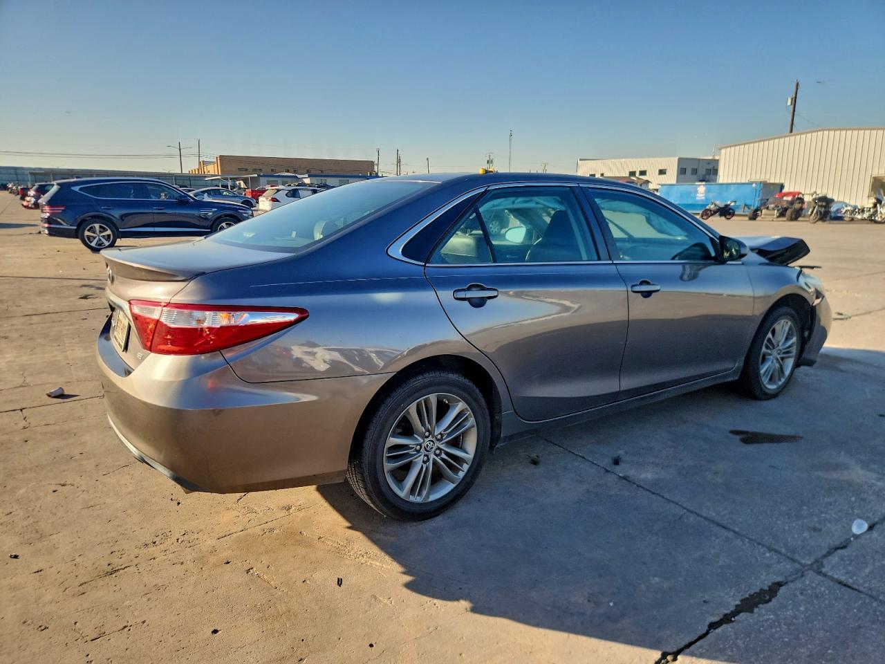 2016 TOYOTA CAMRY
