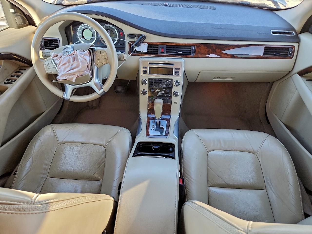 2011 VOLVO XC70