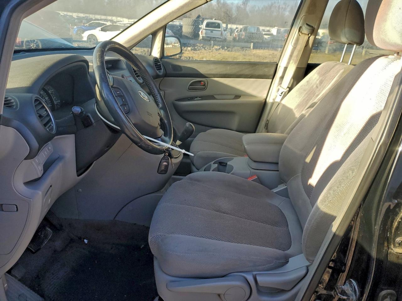 2007 KIA RONDO
