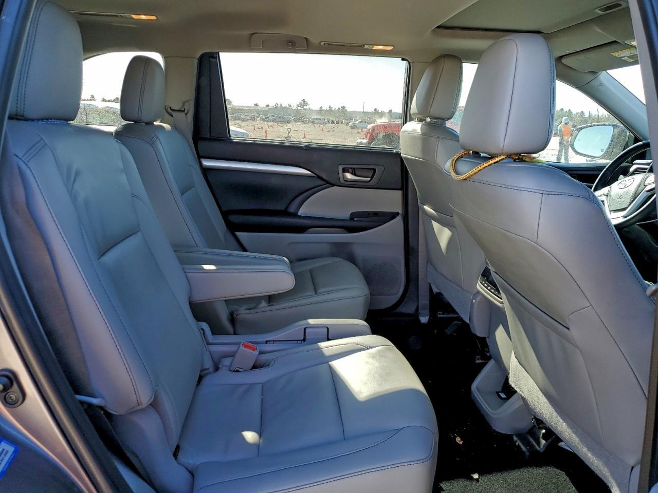 2019 TOYOTA HIGHLANDER