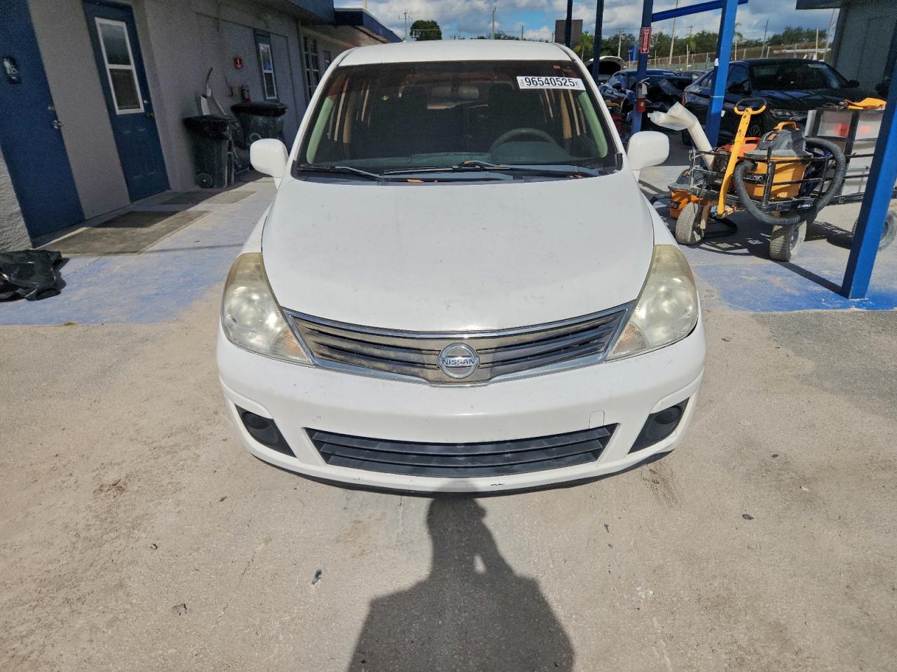 2011 NISSAN VERSA