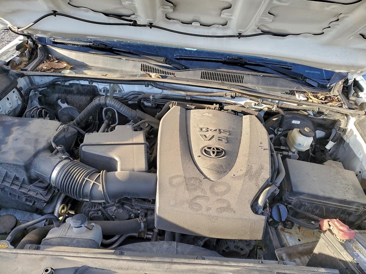 2016 TOYOTA TACOMA