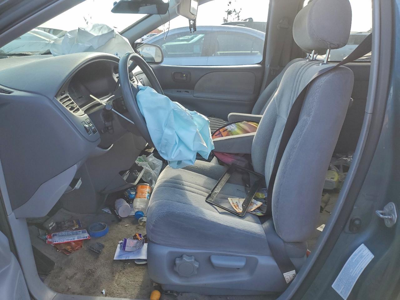 2003 TOYOTA SIENNA