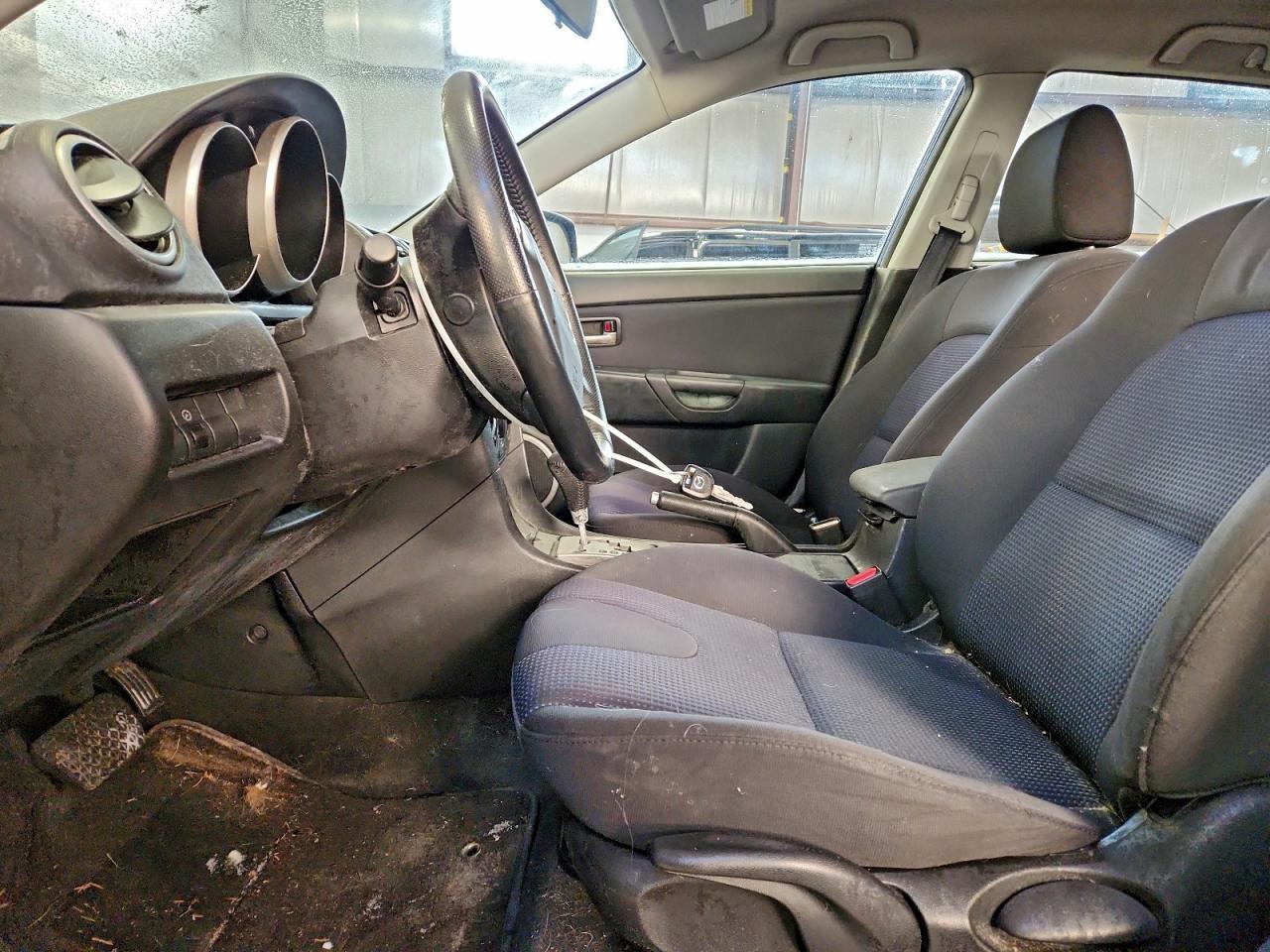 2006 MAZDA 3