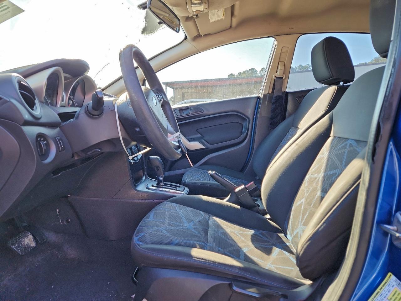 2011 FORD Fiesta