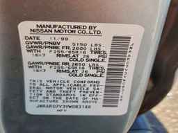 2000 INFINITI QX4