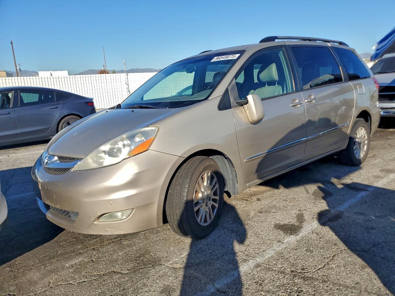 2009 TOYOTA SIENNA