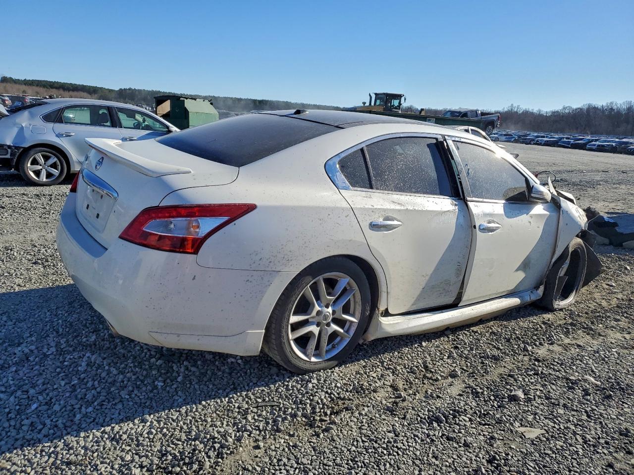 2011 NISSAN Maxima