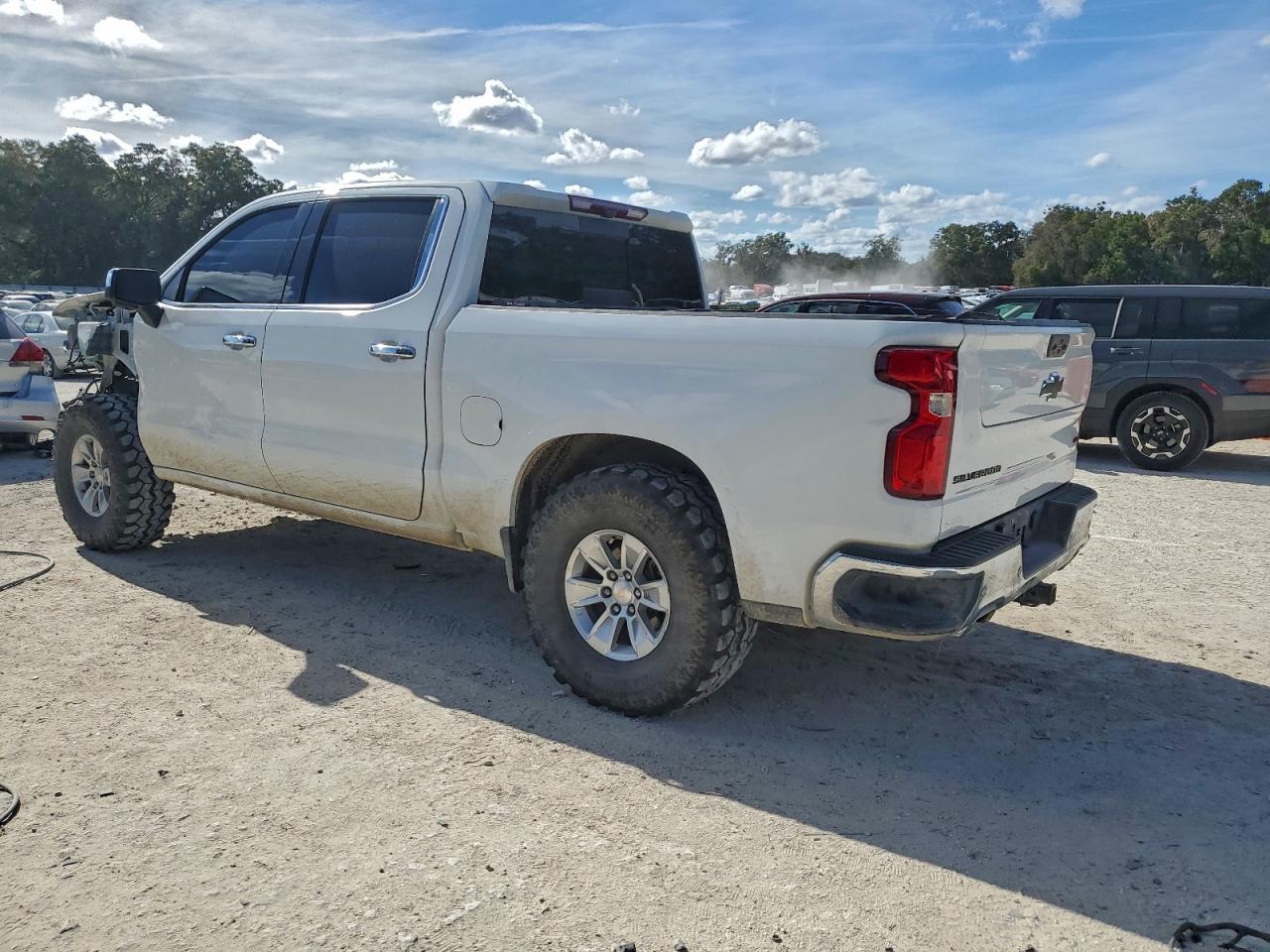 2023 CHEVROLET Silverado