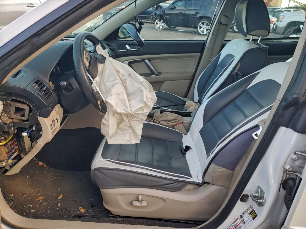 2009 SUBARU Outback